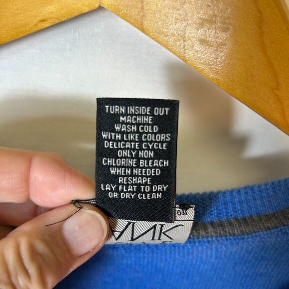 Jos. A. Bank Traveler's Collection Medium Blue Merino Wool V-Neck Sweater Size M - Picture 5 of 8